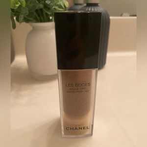 Chanel Les Beiges Water Tint in shade Medium